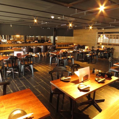 居酒屋 エビスクジラ_広々としたテーブル席