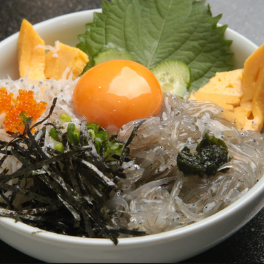 生しらす丼と海鮮料理 レストラン四季菜  料理・ドリンクの画像