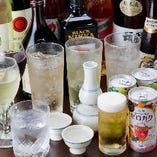 オリジナル清酒「頑固一徹」をはじめ、日本酒、焼酎、ワイン、ウイスキー、カクテルまでお料理にぴったりのお酒を豊富にご用意しています。