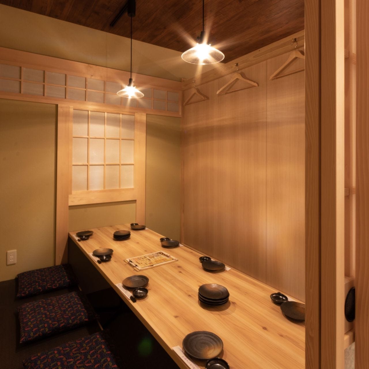 串と煮込みの元祖居酒屋個室 門限やぶり 鹿児島中央駅前店 (鹿児島県鹿児島市) 詳細/周辺情報| NAVITIME Travel