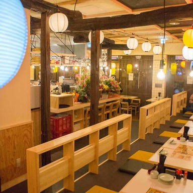 串と餃子と屋台料理 55酒場  店内の画像