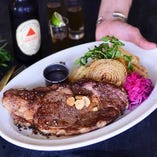 USアンガスビーフのグリル 赤ワイン、フォンドボーのガーリックソース【リブロース】