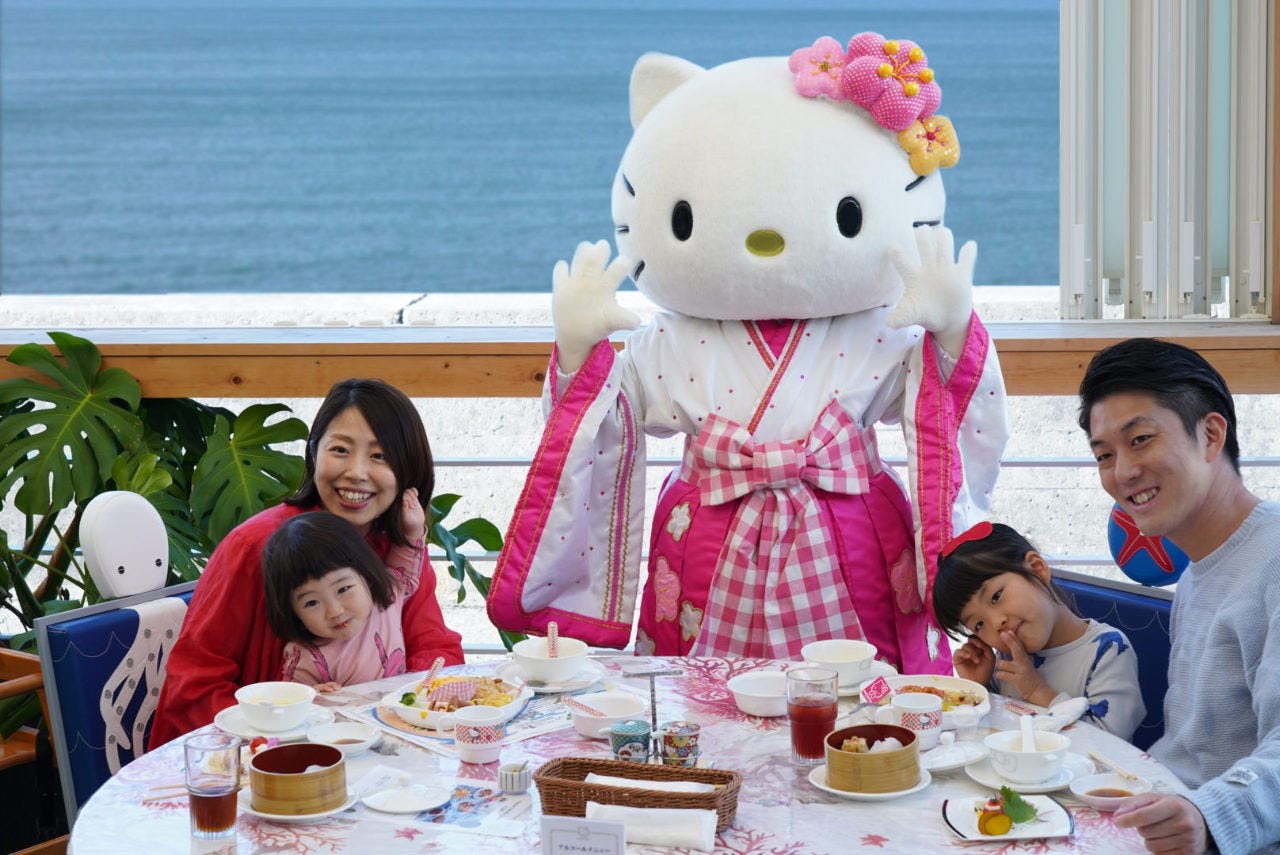 Hello Kitty Smile Gaden Terasu Awaji Island Chinese Gurunavi Restaurant Guide