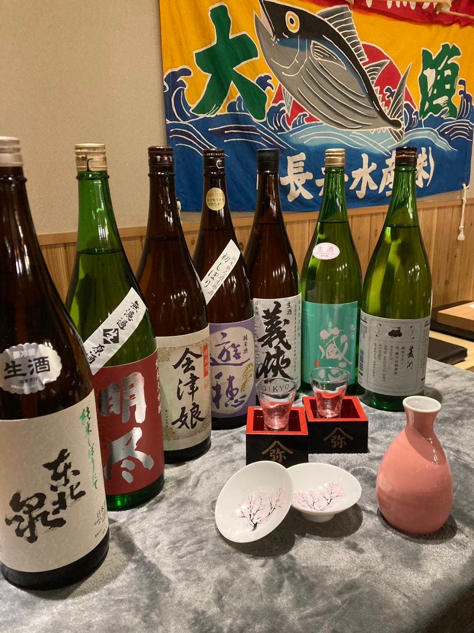 旬の地酒を日本全国から厳選。月替わりでご用意いたします！