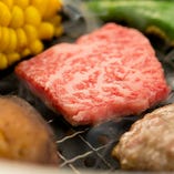 九州地方のお肉を中心に厳選和牛を使用しています。