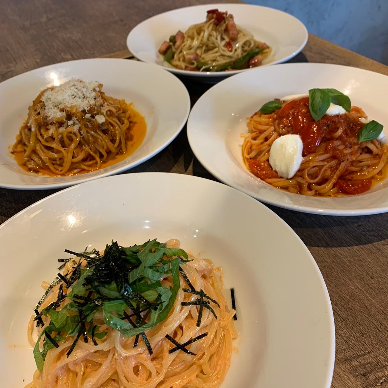 ピッツァミート コナ 新越谷ヴァリエ店の4種類のパスタが並んでいる様子