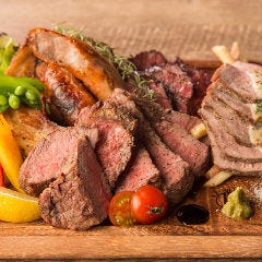 肉バル 500円ピザ30種 Cona 新越谷varie店 越谷 居酒屋 ぐるなび