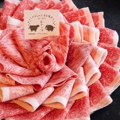 Wagyu to Buta Sanjo Kawaramachi (All-you-can eat sukiyaki and shabu-shabu)