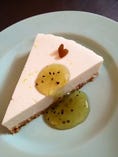 【レア豆腐ケーキ(￥380)】低カロリーのヘルシーでおいしいオリジナルケーキ
