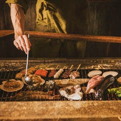 炉ばた焼が目の前で楽しめるカウンター席は人気のお席です!