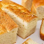 しっとりふわふわな食感の自家製パン