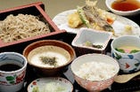 戸隠膳　(天ぷら,山かけ,茶碗蒸,とろろ,御飯,そば)
