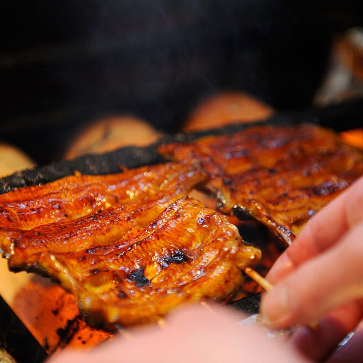 職人の手により、1本1本
心を込めて焼き上げます