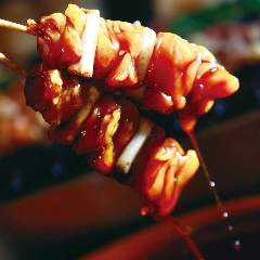 こだわりの備長炭でさっと焼く、希少の京地どりの焼き鳥