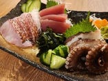 沖縄と言えば、魚！　はい、刺身ありますよ！
