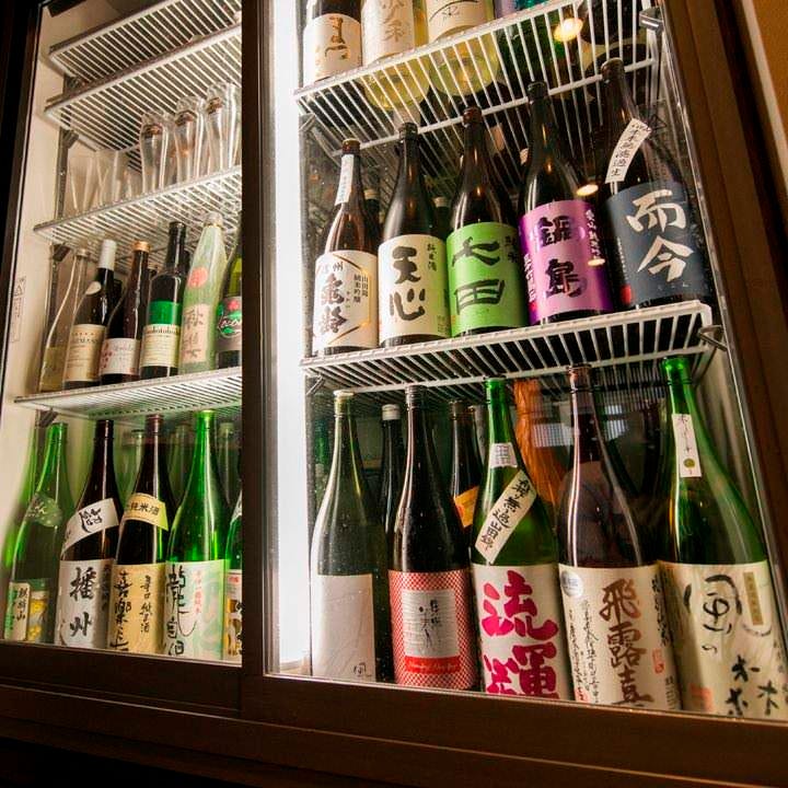 日本酒は常時、40種類以上をご用意しております