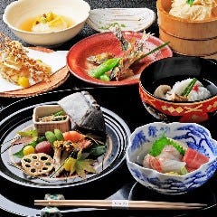 昼の京懐石 18,000円（別途 消費税10％・サービス料15％&rarr;税サ込22,770円）