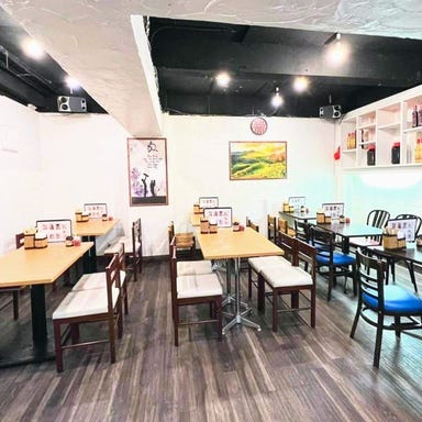 ベトナム料理 ヒヨコ  店内の画像