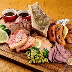 宴のおすすめお肉盛り合わせプレート