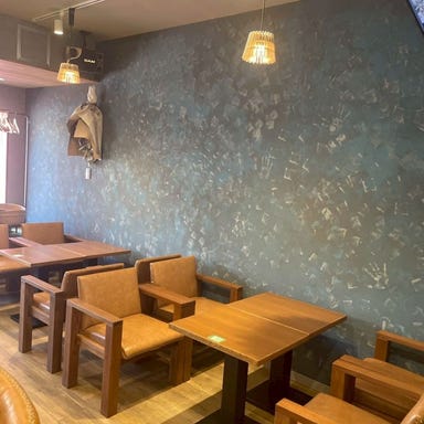 Cafe&Bar Manul_テーブル席