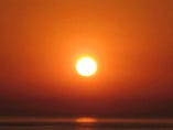 春～夏　三七十館の前の日本海に沈む【夕陽】は時間を忘れてしまうほど美しい眺め