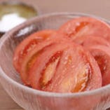 真っ赤な冷しトマト（沖縄海水塩で）