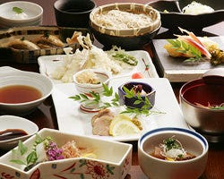 ゆったり個室 調布の居酒屋でおすすめ 人気の完全個室 ソファー席など ぐるなび