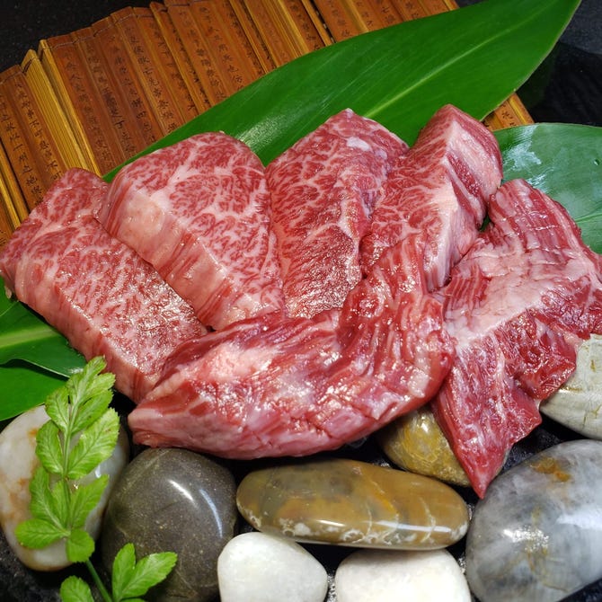 極上焼肉lounge 神楽 那覇 焼肉 ぐるなび