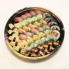 お持ち帰りの寿司や皿鉢もご予約承ります