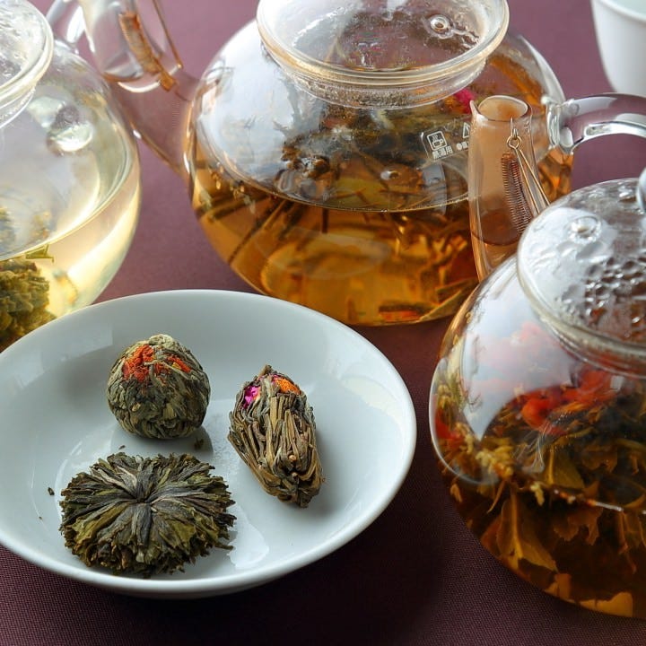 ドラマティックにゆっくりと花開く中国工芸茶で優雅な時間を◎
