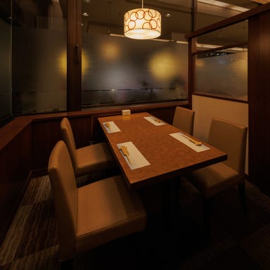 東風 Tong Pooトンプー_テーブル4名様×4