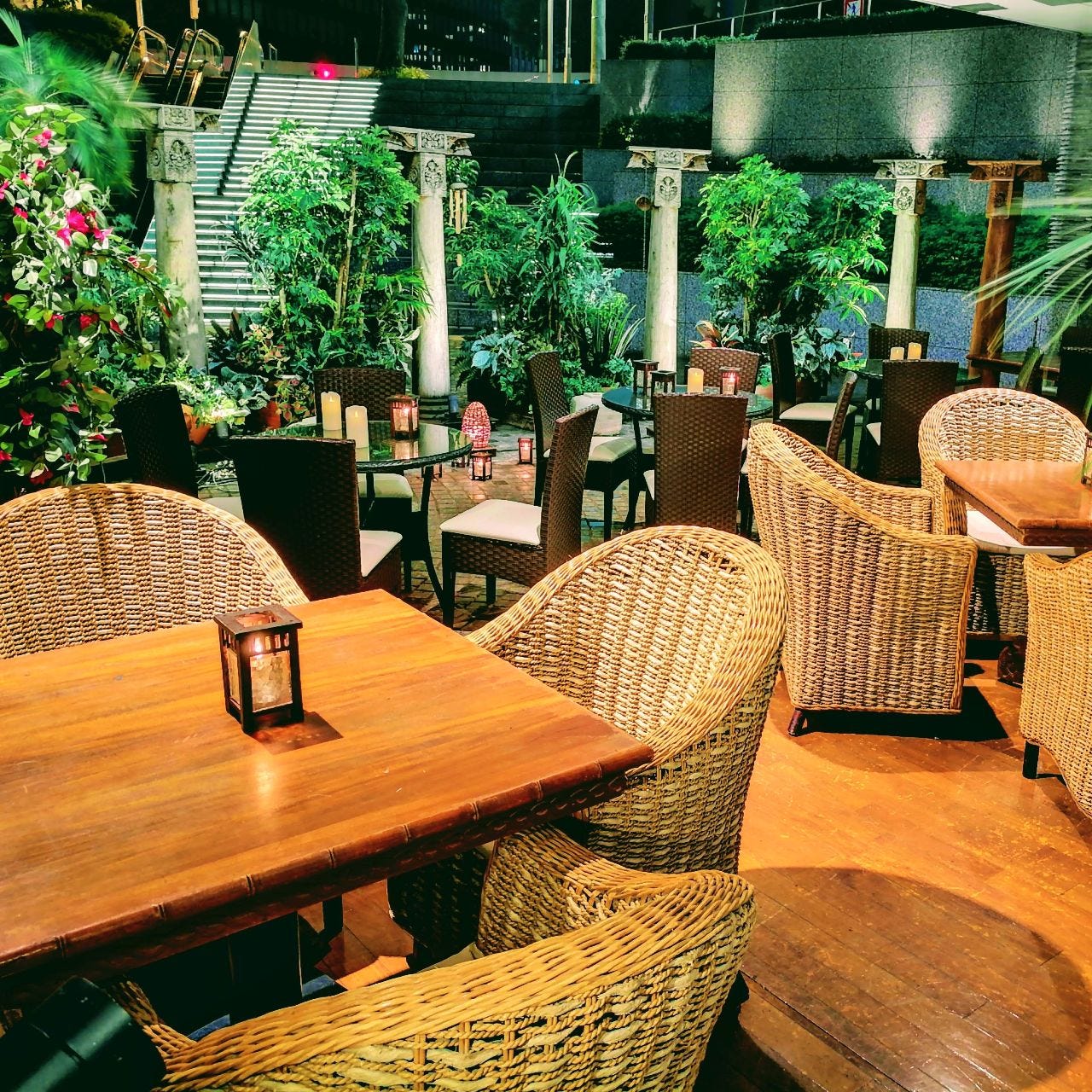 新宿 テラス席が人気のカフェ5選 バリのリゾート空間に日本初のガレット専門店も Favy ファビー