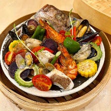 彩り野菜と魚介のアクアパッツァ