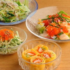 女性のお客様にご好評の充実のサラダ。