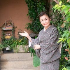 大人の隠れ家。自慢のお料理をお召し上がりお楽しみください。