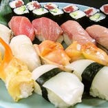 主人の目利きの厳選旬魚と職人の技が織りなす江戸前寿司を是非ご賞味下さい！