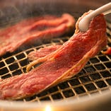 薄切り肉ながら、牛肉の旨みをしっかり味わえる焼しゃぶ