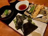 おむすびと天ぷらセット