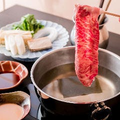 厳選国産ブランド牛のしゃぶしゃぶコースが8360円(税込)より