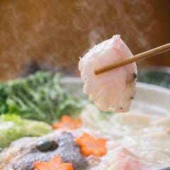 旬の鮮魚を使用した海鮮しゃぶしゃぶも当店自慢のメニューです。