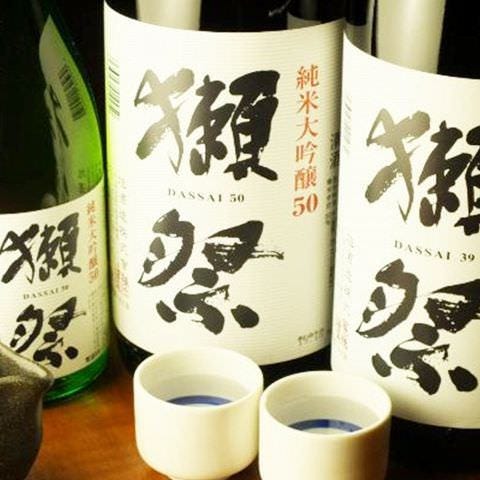 日本各地より厳選した地酒♪
飲み比べをお楽しみください。