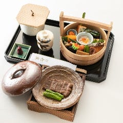 【手をけ弁当と贅沢な一皿】近江牛の陶板焼き※内容は季節により少し替わります。