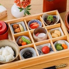 当店自慢のお米に合う料理長こだわりのおかず。