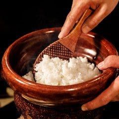 全国から厳選したお米を自家精米した炊き立ての美味しいご飯を。