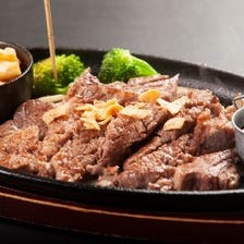 いざかや飛鳥_肉料理も豊富にご用意しております