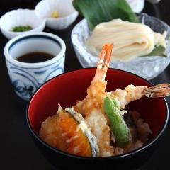 ランチ限定【大海老天丼と稲庭うどん】大海老を贅沢に乗せた天丼＋のど越し滑らかなうどん