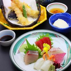 ランチ限定【お造り天ぷらご膳】お造り四種盛り＋大海老と野菜の天ぷらどちらも味わえる