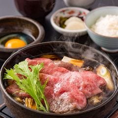 ランチ限定【黒毛和牛すき焼きご膳】人気のすき焼きをお得に楽しめる