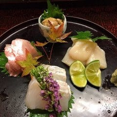 寿司屋にも引けを取らない新鮮な魚介は絶品！