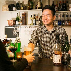 ドリンクカウンターからスタッフが笑顔でご提供いたします♪